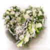Corazón de flores 75cm blancas con rosas blancas